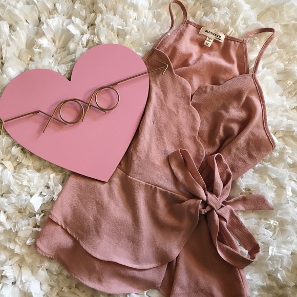 Tops - BLUSH SCALLOP TOP